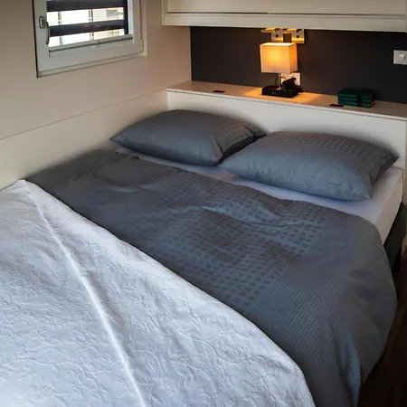 펜션 Floatinghouse Grasshopper Klitten