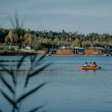 Дом отдыха Floatinghouse Grasshopper *